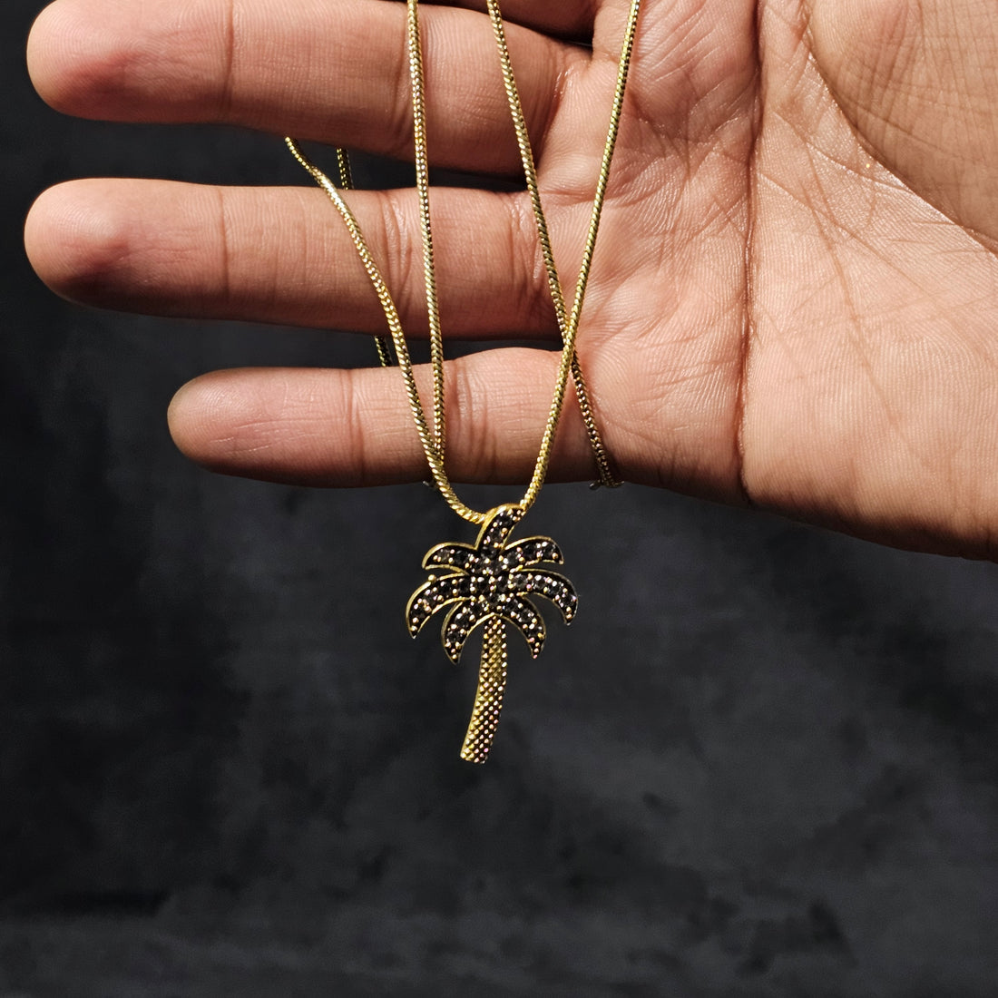 Money Palm Pendant (GOLD)