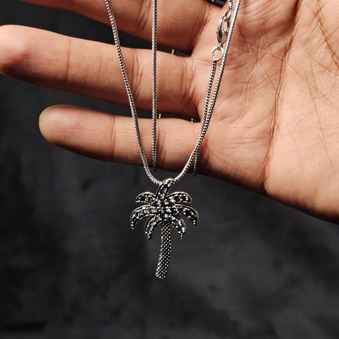 Money Palm Pendant (SILVER)